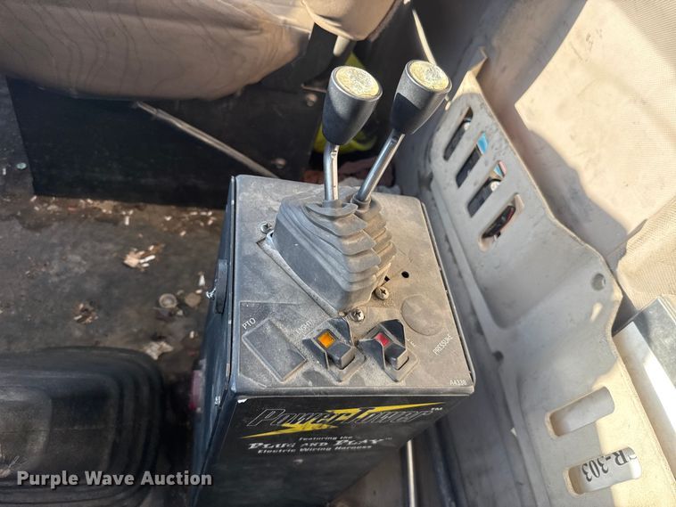 image for item ET6043 2014 Volvo VNL semi truck