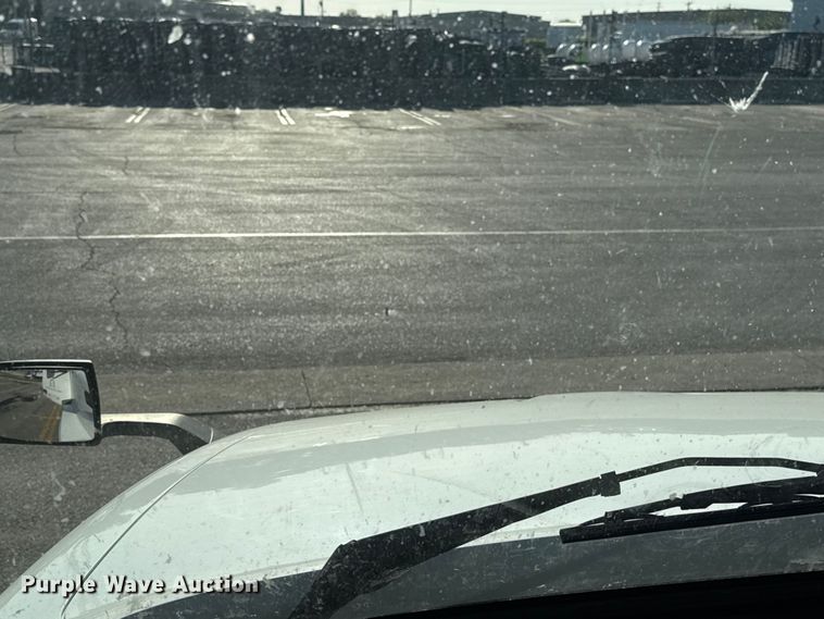 image for item ET6043 2014 Volvo VNL semi truck