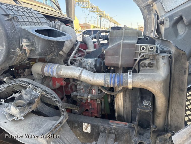 image for item ET6043 2014 Volvo VNL semi truck