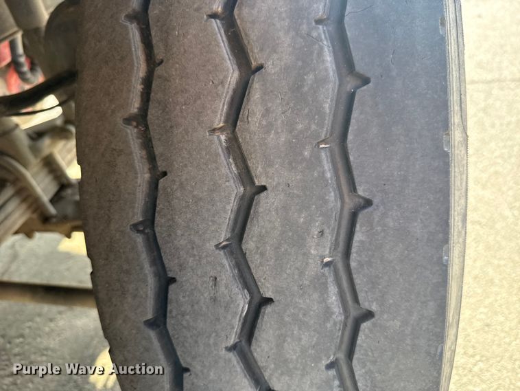 image for item ET6043 2014 Volvo VNL semi truck