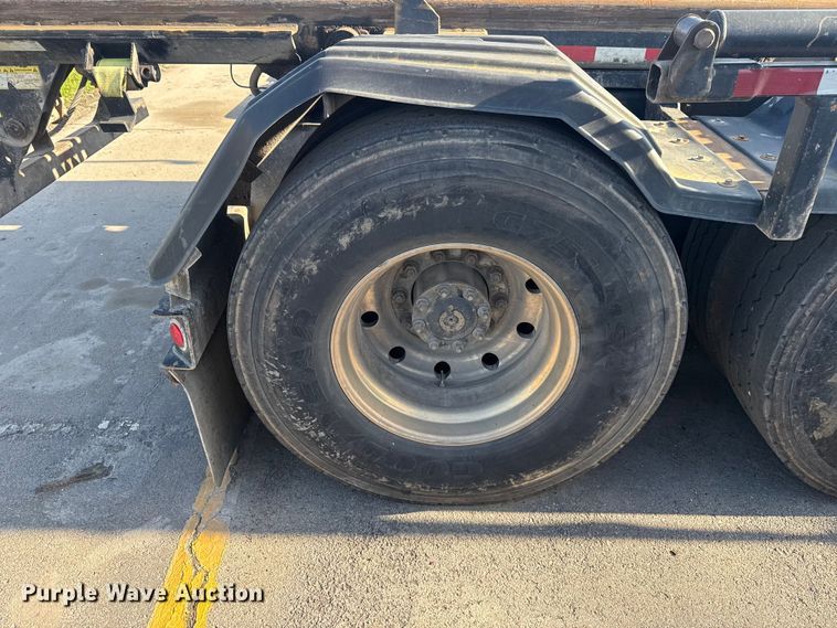 image for item ET6043 2014 Volvo VNL semi truck