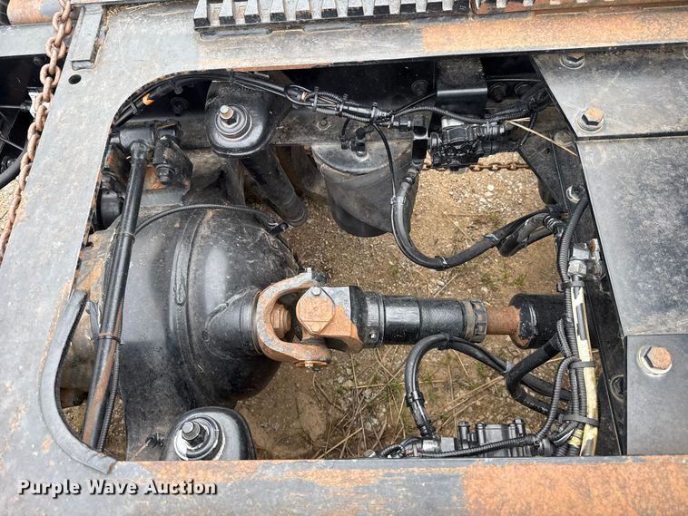 image for item ET6047 2011 Kenworth T8 Series semi truck