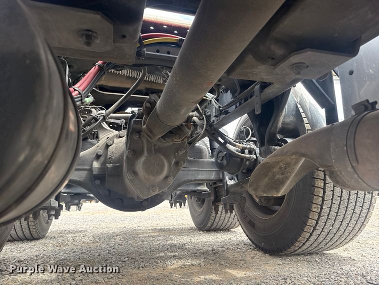 image for item ET6079 2021 Freightliner Cascadia 126 semi truck