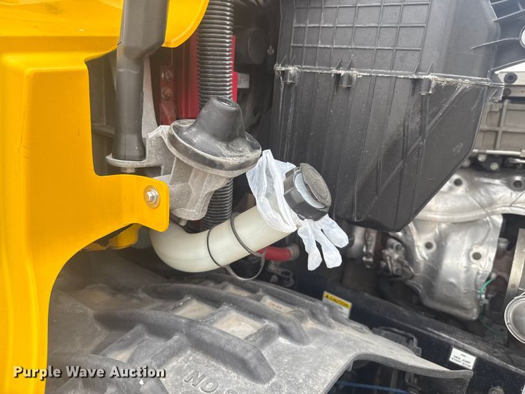 image for item ET6079 2021 Freightliner Cascadia 126 semi truck