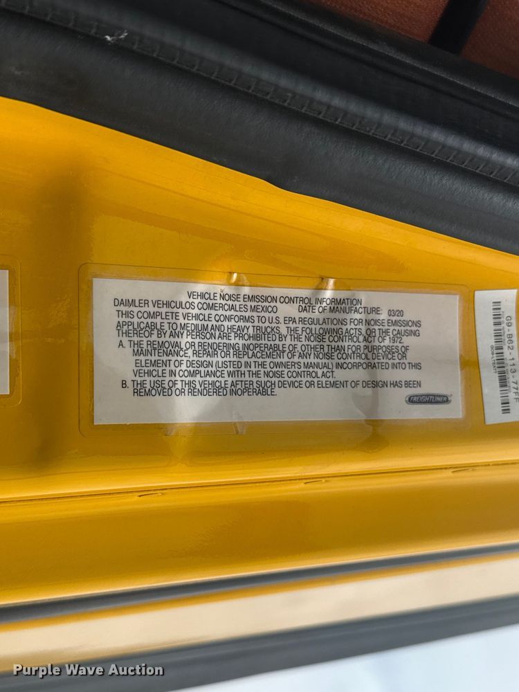 image for item ET6079 2021 Freightliner Cascadia 126 semi truck