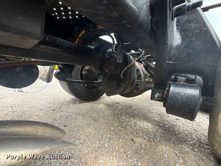 image for item ET6080 2022 Freightliner Cascadia 126 semi truck