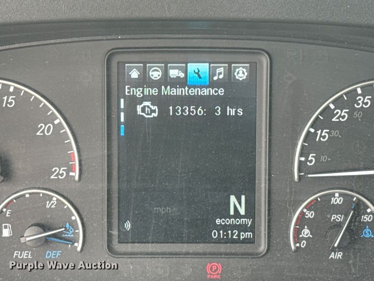 image for item ET6080 2022 Freightliner Cascadia 126 semi truck