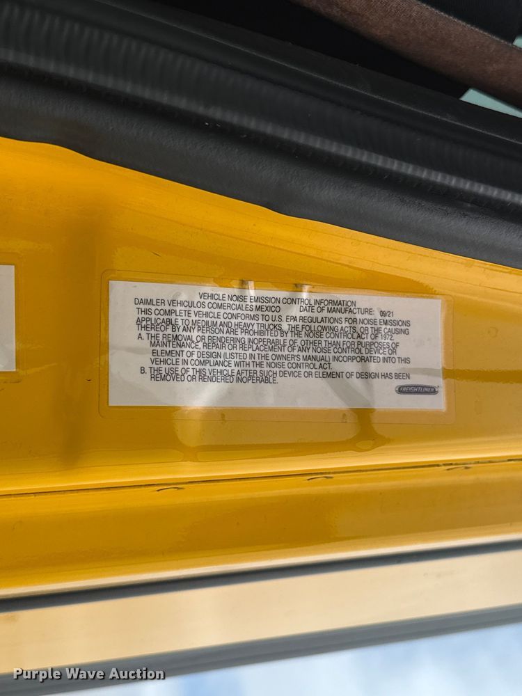 image for item ET6080 2022 Freightliner Cascadia 126 semi truck