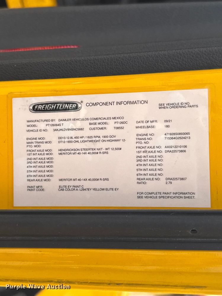 image for item ET6080 2022 Freightliner Cascadia 126 semi truck