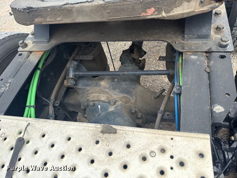 image for item ET6081 2021 Freightliner Cascadia 126 semi truck