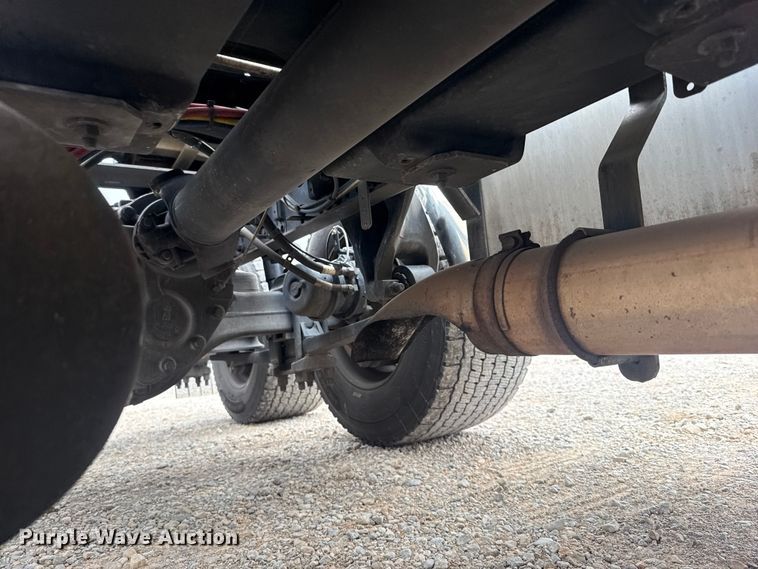 image for item ET6081 2021 Freightliner Cascadia 126 semi truck