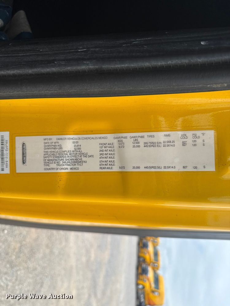 image for item ET6081 2021 Freightliner Cascadia 126 semi truck