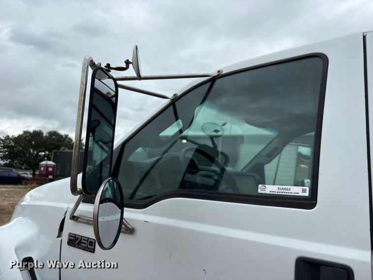 image for item EU0563 2011 Ford F-750 grapple truck
