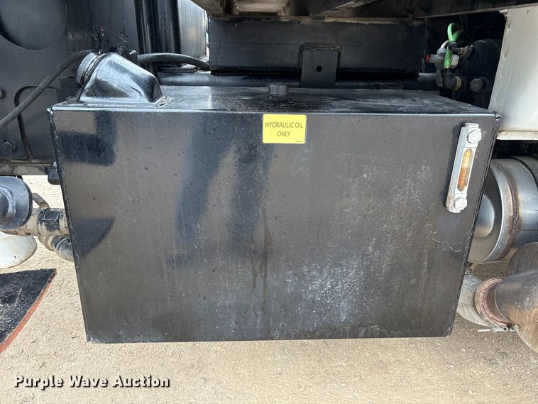 image for item EU0563 2011 Ford F-750 grapple truck