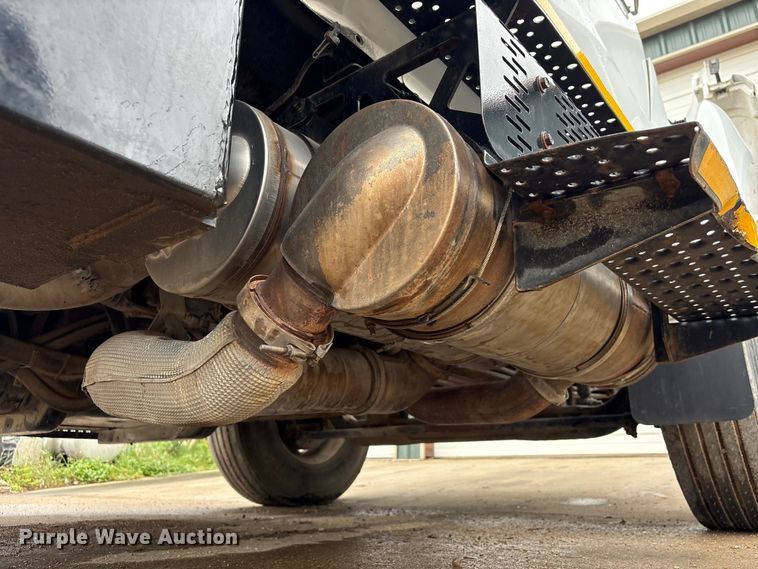 image for item EU0563 2011 Ford F-750 grapple truck