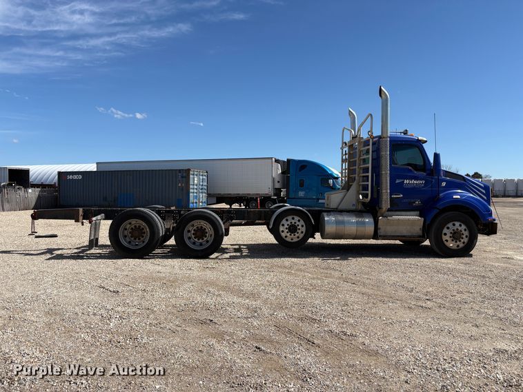 image for item EU8655 2015 Kenworth T880 semi truck