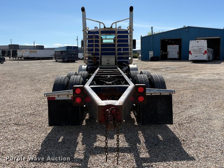 image for item EU8655 2015 Kenworth T880 semi truck