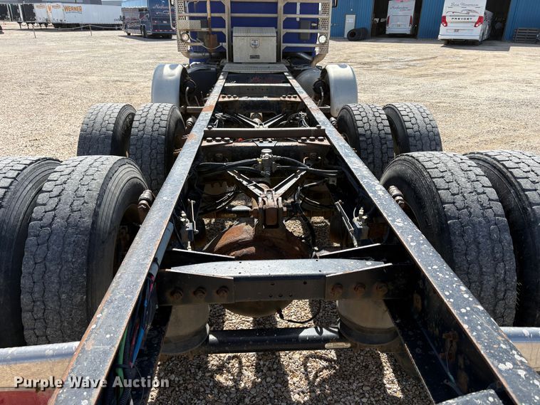 image for item EU8655 2015 Kenworth T880 semi truck