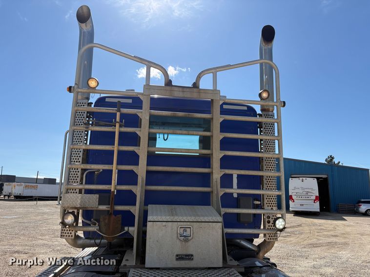 image for item EU8655 2015 Kenworth T880 semi truck