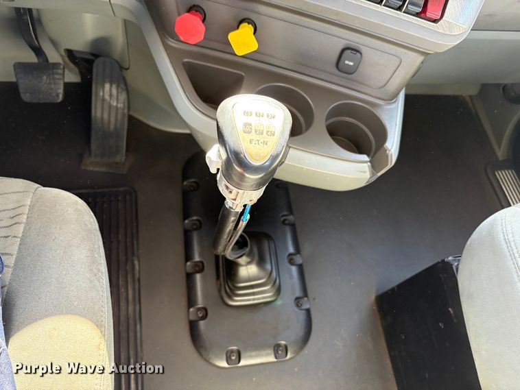 image for item EU8655 2015 Kenworth T880 semi truck