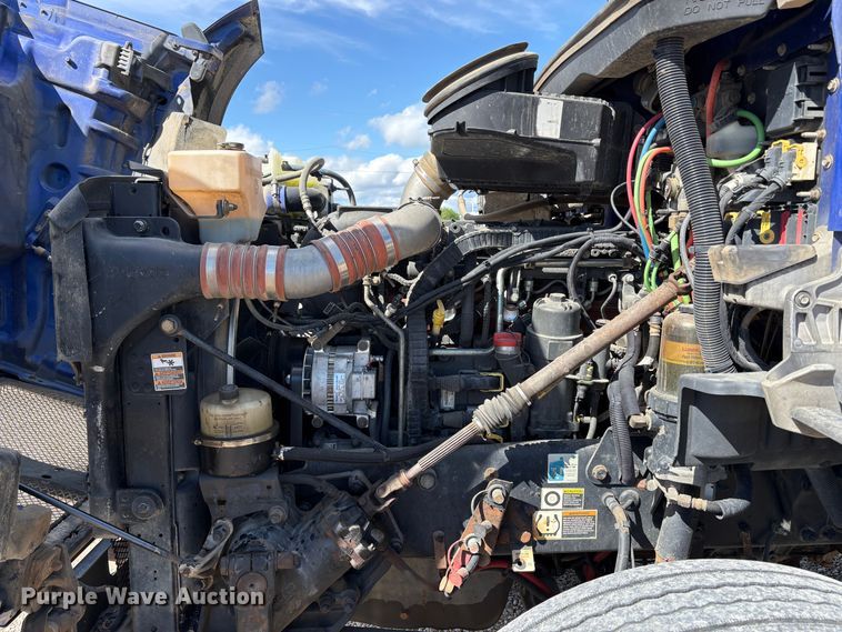 image for item EU8655 2015 Kenworth T880 semi truck