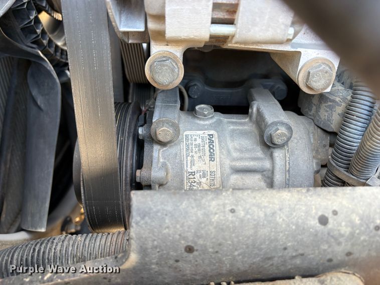 image for item EU8655 2015 Kenworth T880 semi truck