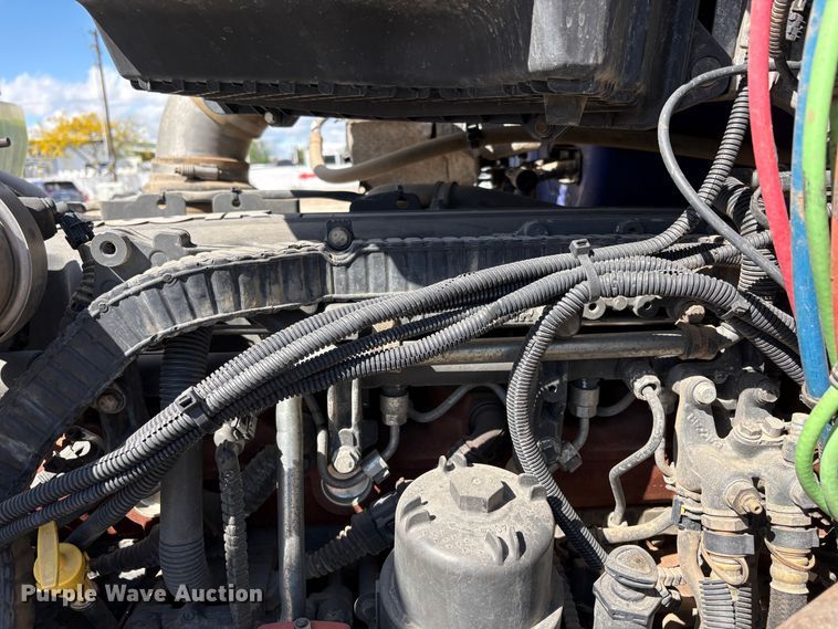 image for item EU8655 2015 Kenworth T880 semi truck
