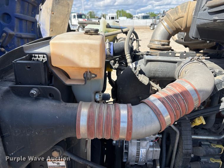 image for item EU8655 2015 Kenworth T880 semi truck