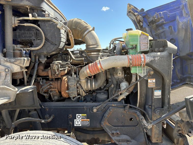 image for item EU8655 2015 Kenworth T880 semi truck