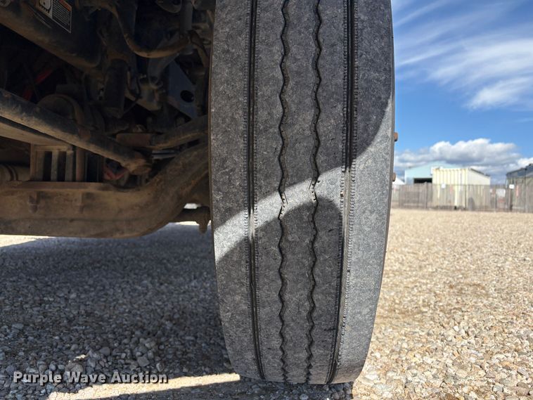 image for item EU8655 2015 Kenworth T880 semi truck