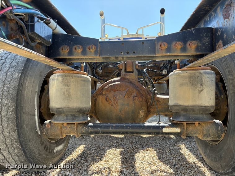 image for item EU8655 2015 Kenworth T880 semi truck