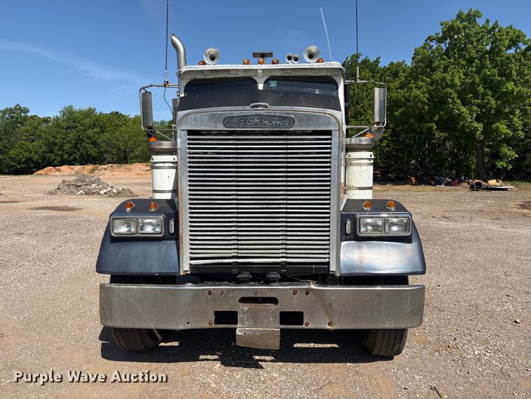 image for item EV2920 1985 Freightliner MB80 flatbed truck