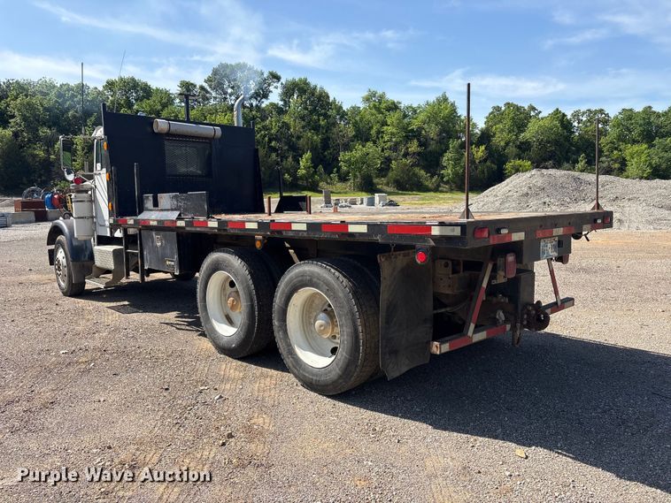 image for item EV2920 1985 Freightliner MB80 flatbed truck