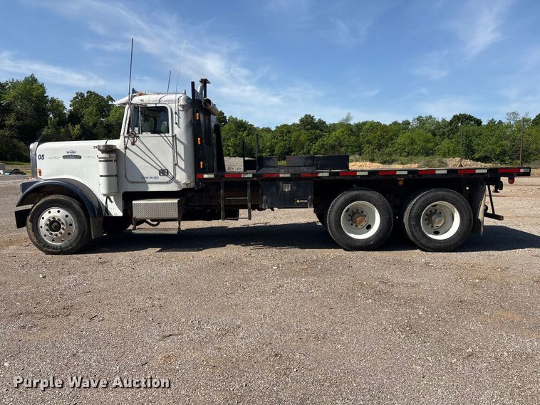 image for item EV2920 1985 Freightliner MB80 flatbed truck