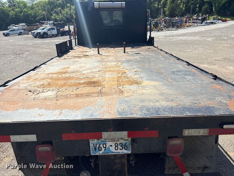 image for item EV2920 1985 Freightliner MB80 flatbed truck