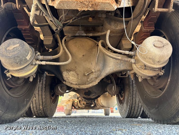 image for item EV2920 1985 Freightliner MB80 flatbed truck