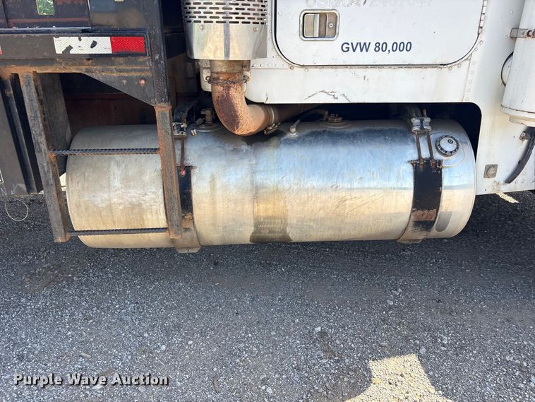 image for item EV2920 1985 Freightliner MB80 flatbed truck