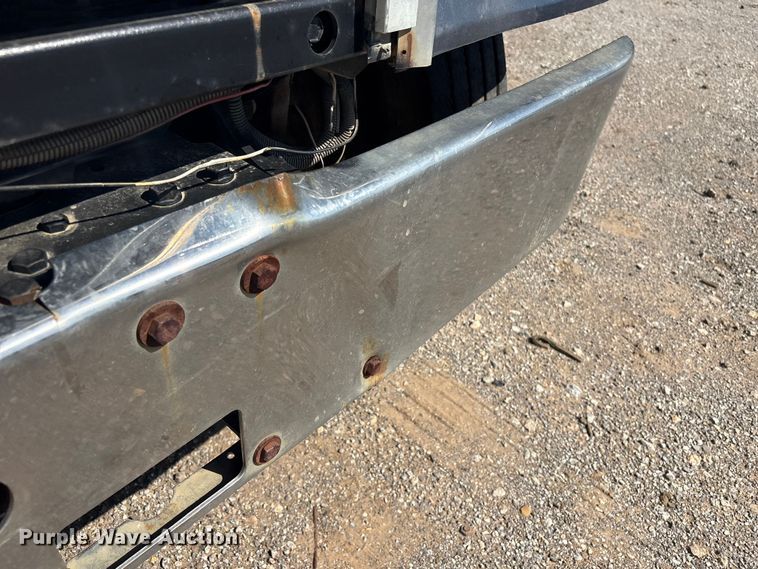 image for item EV2920 1985 Freightliner MB80 flatbed truck