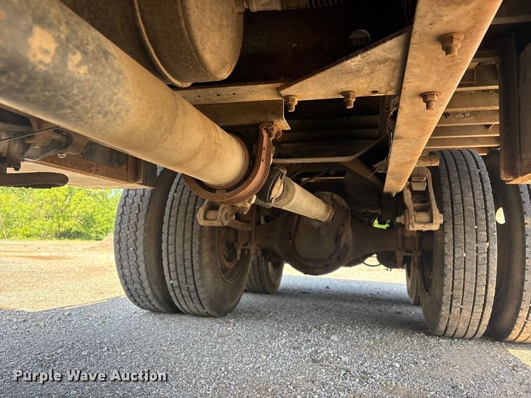 image for item EV2920 1985 Freightliner MB80 flatbed truck