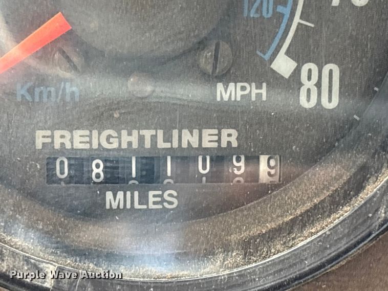 image for item EV2920 1985 Freightliner MB80 flatbed truck