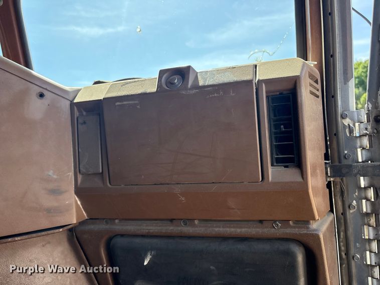 image for item EV2920 1985 Freightliner MB80 flatbed truck