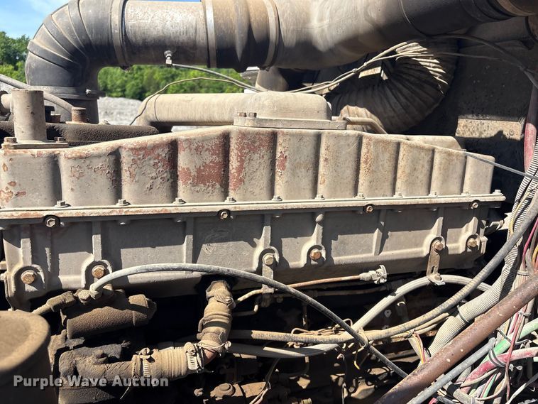 image for item EV2920 1985 Freightliner MB80 flatbed truck