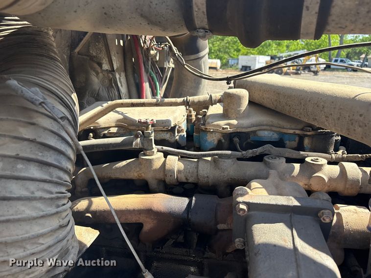 image for item EV2920 1985 Freightliner MB80 flatbed truck