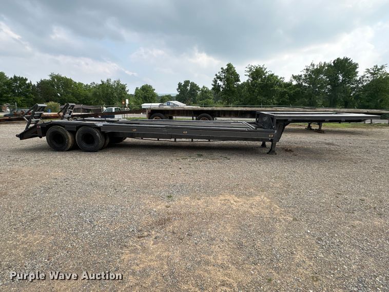 image for item EV2944 1945 Fruehauf drop deck equipment trailer