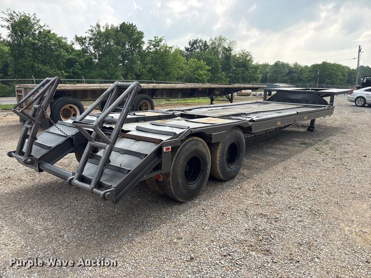 image for item EV2944 1945 Fruehauf drop deck equipment trailer