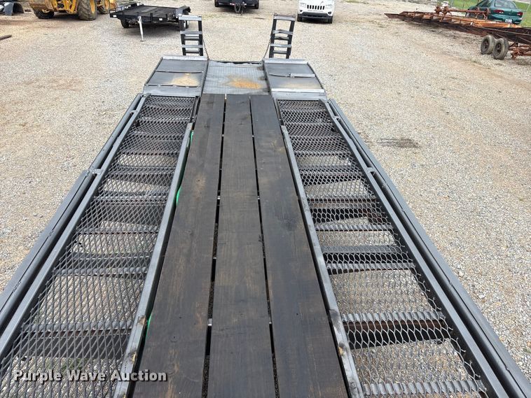 image for item EV2944 1945 Fruehauf drop deck equipment trailer
