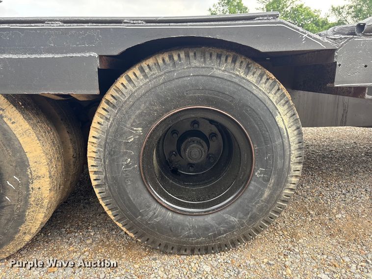 image for item EV2944 1945 Fruehauf drop deck equipment trailer