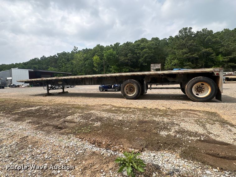image for item EV2945 2000 Fontaine LFTW-6-8048WSAWK flatbed trailer