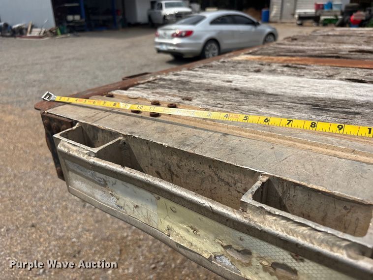image for item EV2945 2000 Fontaine LFTW-6-8048WSAWK flatbed trailer