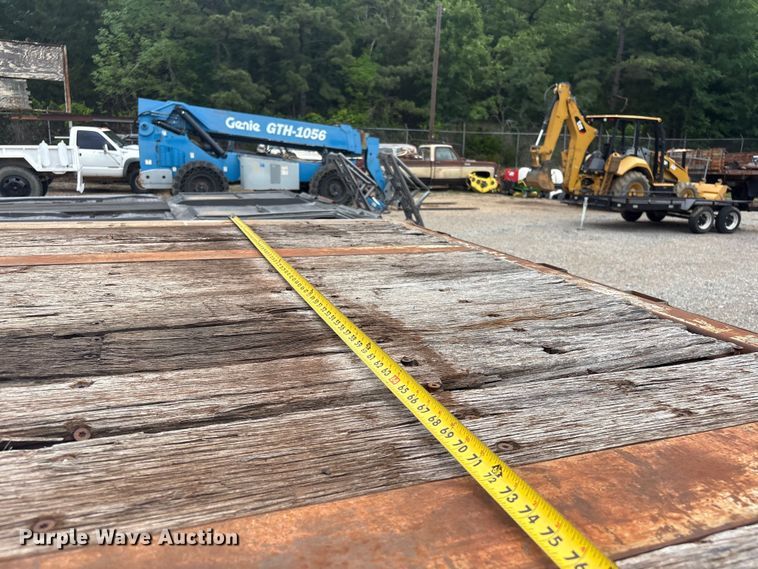 image for item EV2945 2000 Fontaine LFTW-6-8048WSAWK flatbed trailer